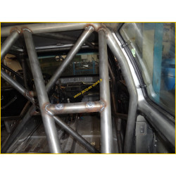 106 - Peugeot - 6 point roll cage - Annexe J FIA.